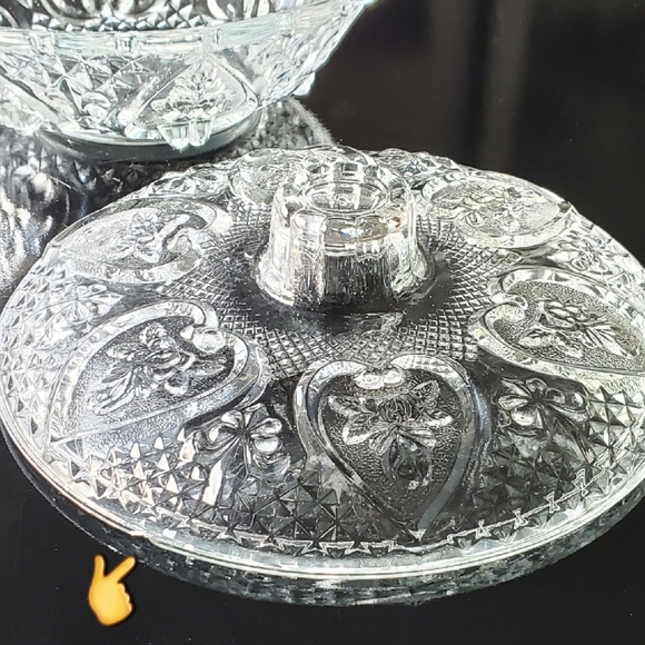 Vntg KIG Clear Hearts 💕 with 🌹 Roses Pressed Glass Candy Dish with Lid - Picture 4 of 12